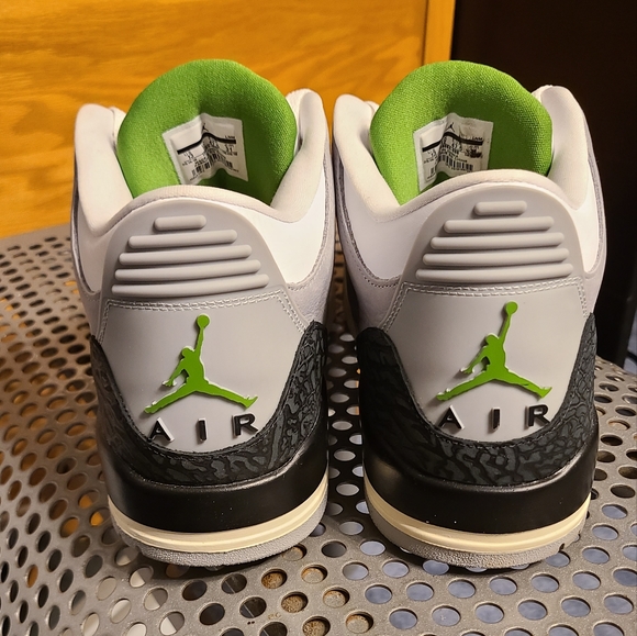 Jordan 3 Retro 'Chlorophyll' 2018 136064-006 size 13 near Deadstock - Picture 4 of 8